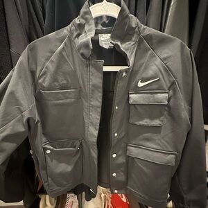 NIKE UTILITY JACKET W/ REFLECTIVE SWOOSH